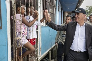 Le président de la Confédération a visité mardi des quartiers pauvres de la ville colombienne de Buenaventura.